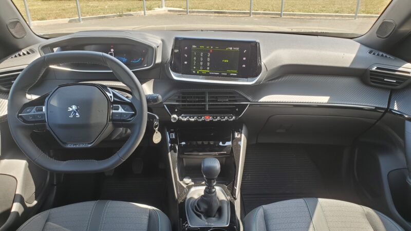 PEUGEOT 2008 1.2 PureTech 130 ALLURE PACK