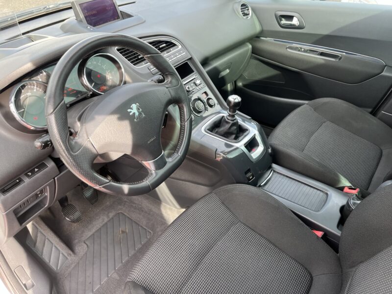 PEUGEOT 5008 7 PLACES 2010