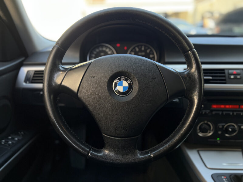 BMW SERIE 3 325i PACK SPORT BOITE AUTOMATIQUE PAYEZ EN 4X