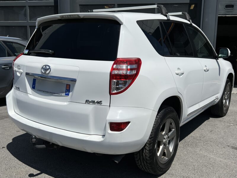 TOYOTA RAV4 3 PHASE 2 4WD 2.0 D-4D 150 1ERE MAIN / 25 800 Kms LIMITED EDITION ATTELAGE - Garantie1an