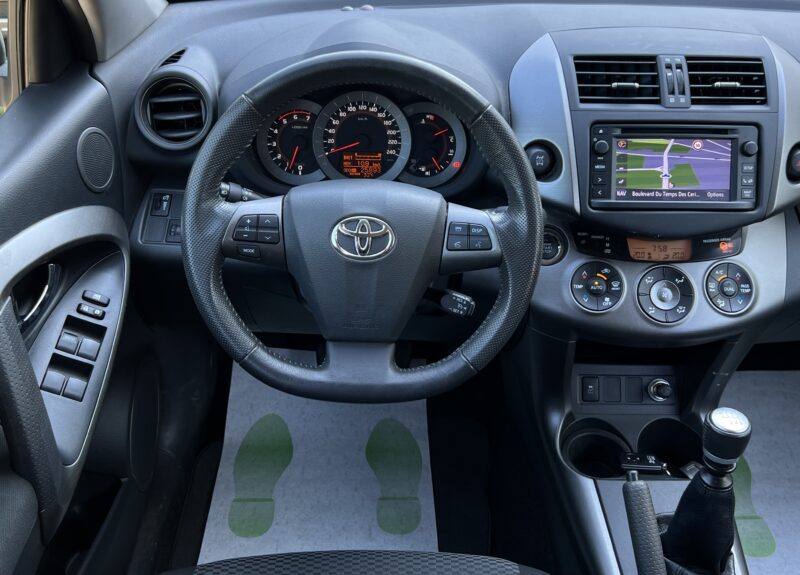 TOYOTA RAV4 3 PHASE 2 4WD 2.0 D-4D 150 1ERE MAIN / 25 800 Kms LIMITED EDITION ATTELAGE - Garantie1an