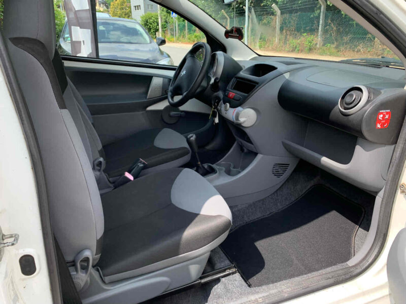 PEUGEOT 107 1.0i 70CV