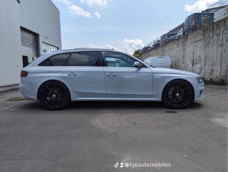 AUDI RS4 