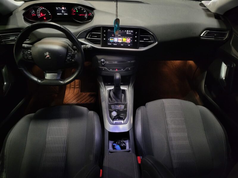 PEUGEOT 308 II 1.2 PURETECH 130CV ALLURE EAT6 // APPLE CARPLAY/MIRROR LINK/SIEGES CHAUFFANT