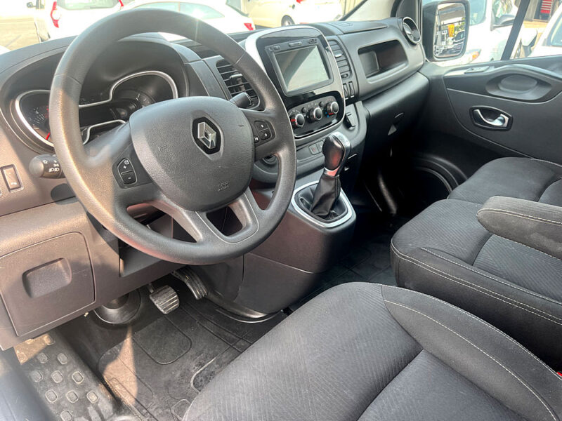 RENAULT TRAFIC III Camionnette 2019