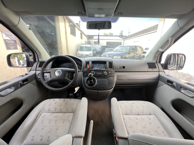 VOLKSWAGEN MULTIVAN 2.5 TDI 130 PAYEZ EN 4 X 