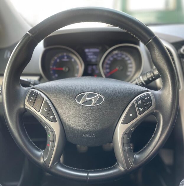 HYUNDAI I30 2015