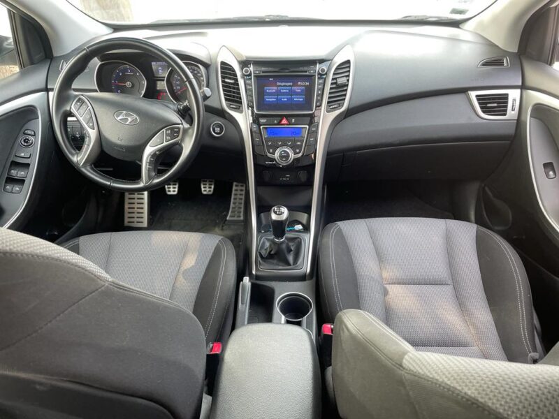 HYUNDAI I30 2015