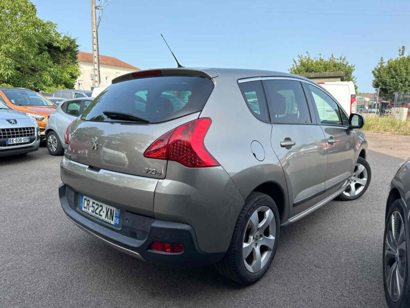 PEUGEOT 3008 Monospace 2013