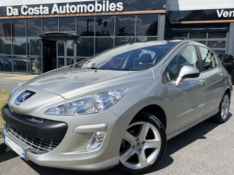 PEUGEOT 308 1.6 HDI 110 CV FELINE / 1ERE MAIN 64 700 Kms TOIT PANORAMIRUQE GPS - Garantie1an