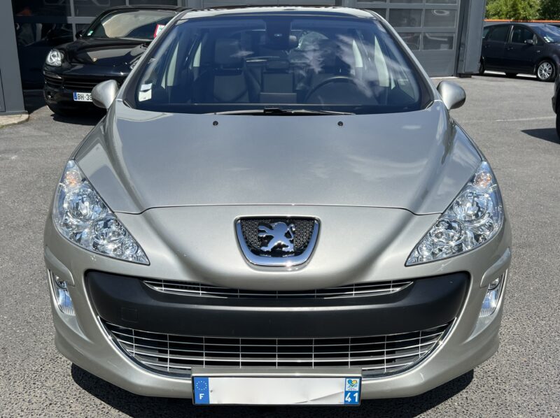 PEUGEOT 308 1.6 HDI 110 CV FELINE / 1ERE MAIN 64 700 Kms TOIT PANORAMIRUQE GPS - Garantie1an