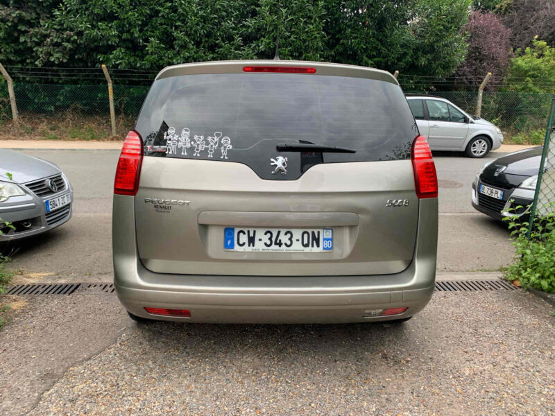 PEUGEOT 5008 1.6HDI 115CV