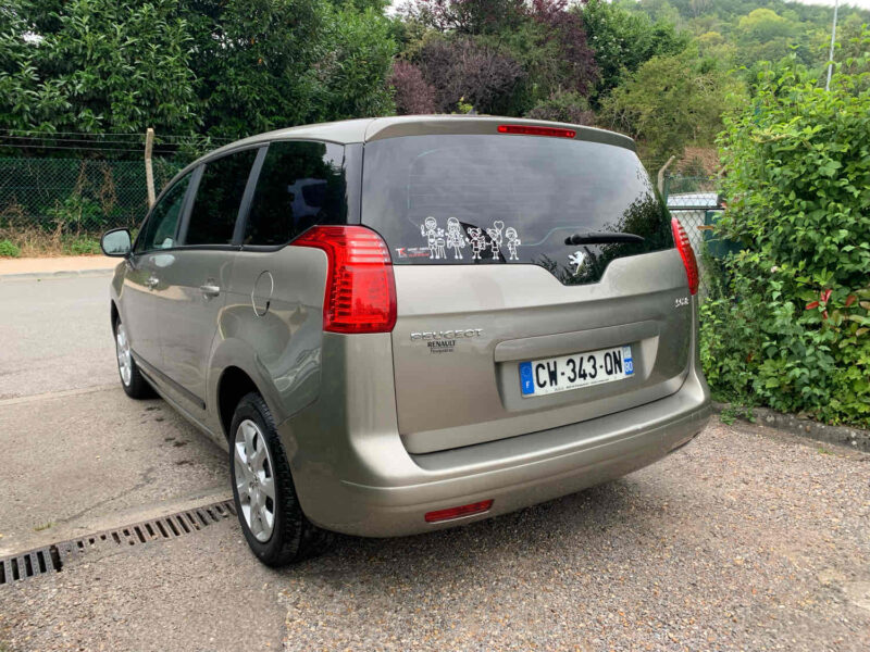 PEUGEOT 5008 1.6HDI 115CV