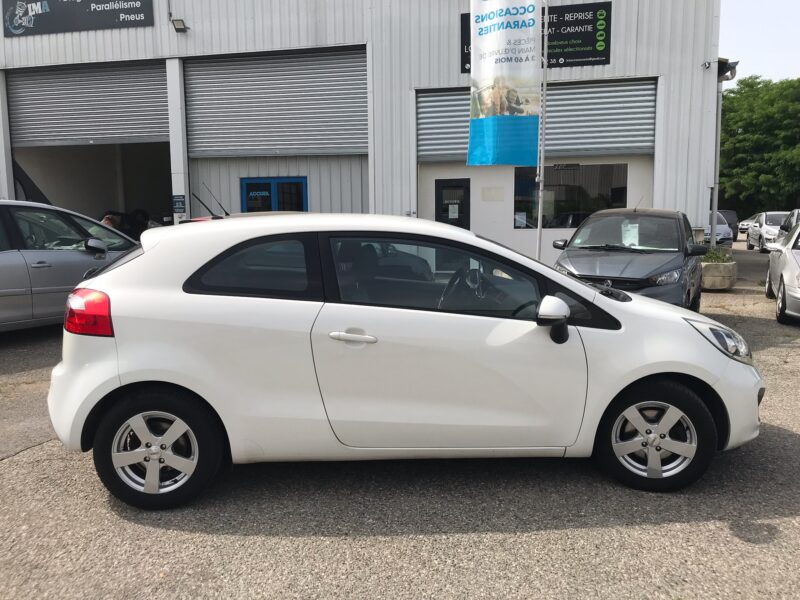 KIA RIO III  - 1.2 i CVVT 85 cv STYLE 3 PORTES