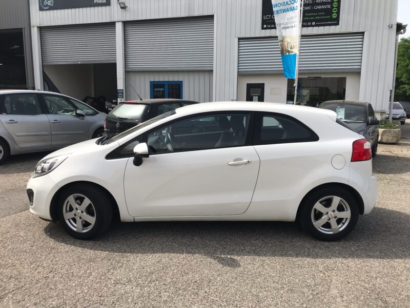 KIA RIO III  - 1.2 i CVVT 85 cv STYLE 3 PORTES