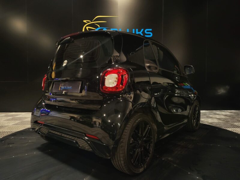 SMART FORTWO 90 cv URBANLAVA PACK BRABUS CAMERA / CUIR