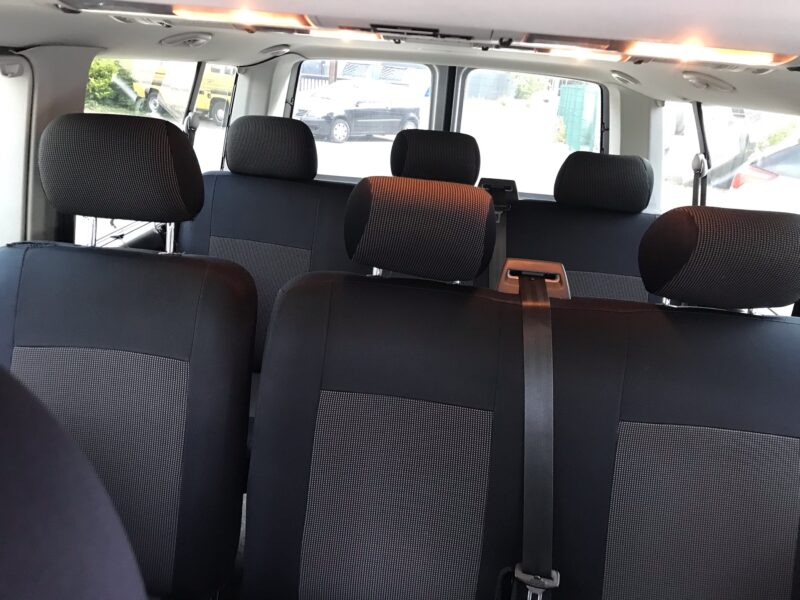 VOLKSWAGEN CARAVELLE 4MOTION LONG 9 PLACES