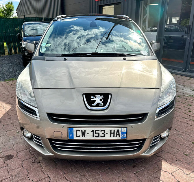 PEUGEOT 5008 2013