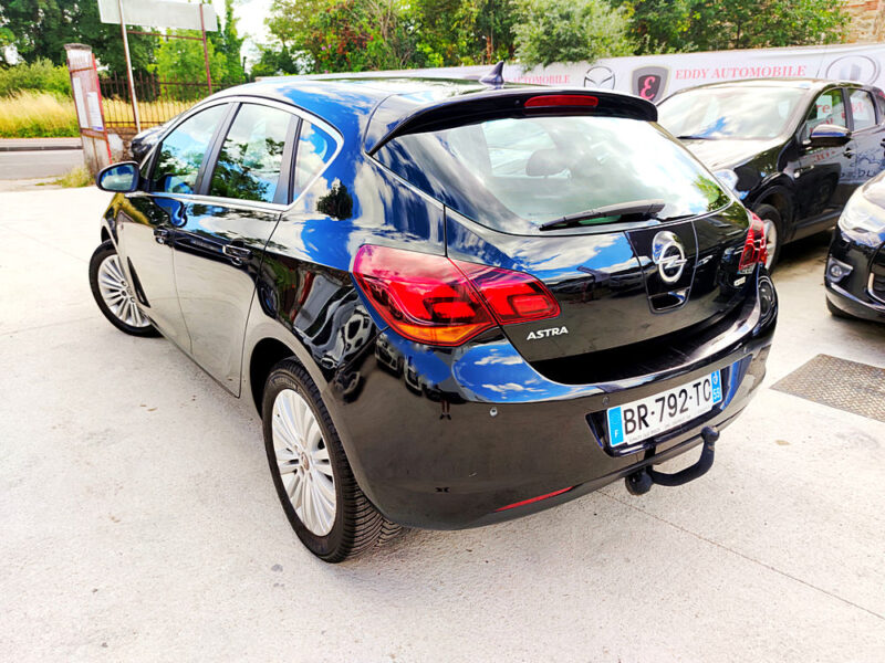 OPEL ASTRA J 2011