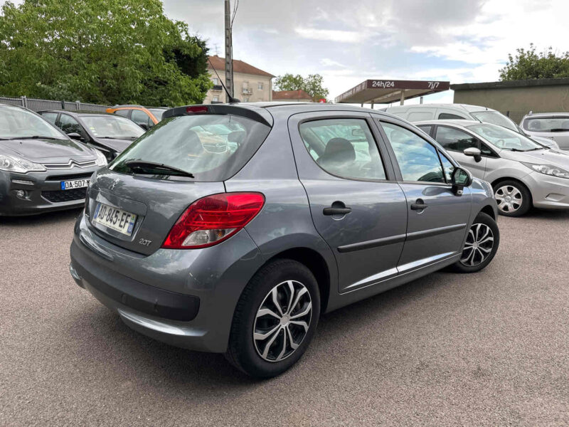 PEUGEOT 207 2009