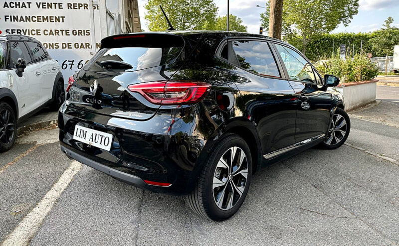 RENAULT CLIO 2021