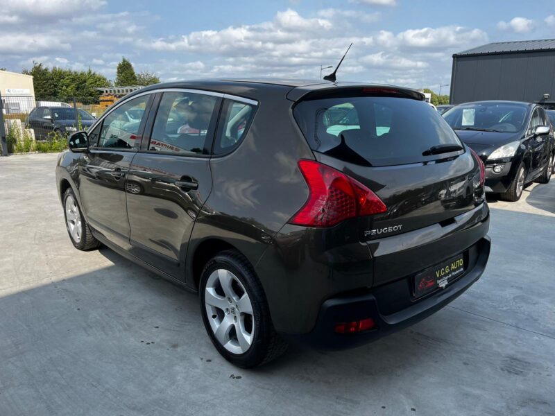 PEUGEOT 3008 1.6 HDi 112 Premium