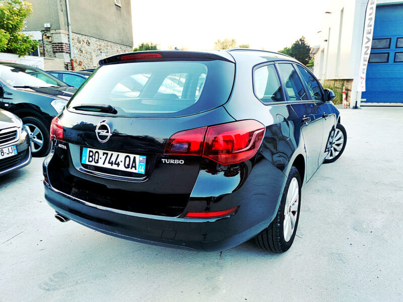 OPEL ASTRA 2011