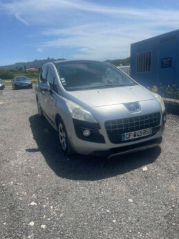 PEUGEOT 3008 2011