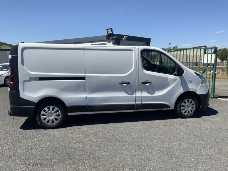 RENAULT TRAFIC 2020