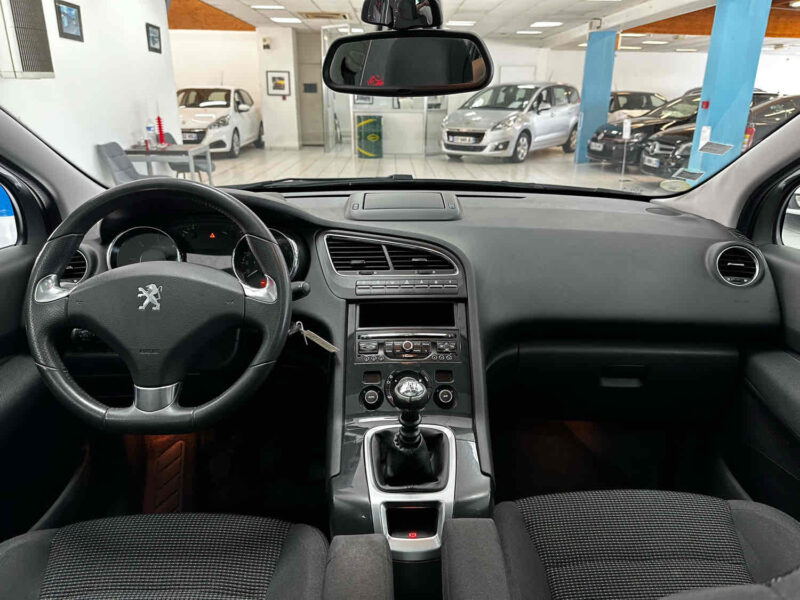 PEUGEOT 5008 1.6 e-HDi 115 Allure 7pl