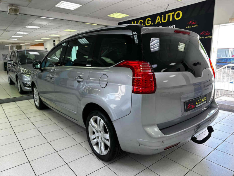 PEUGEOT 5008 1.6 e-HDi 115 Allure 7pl