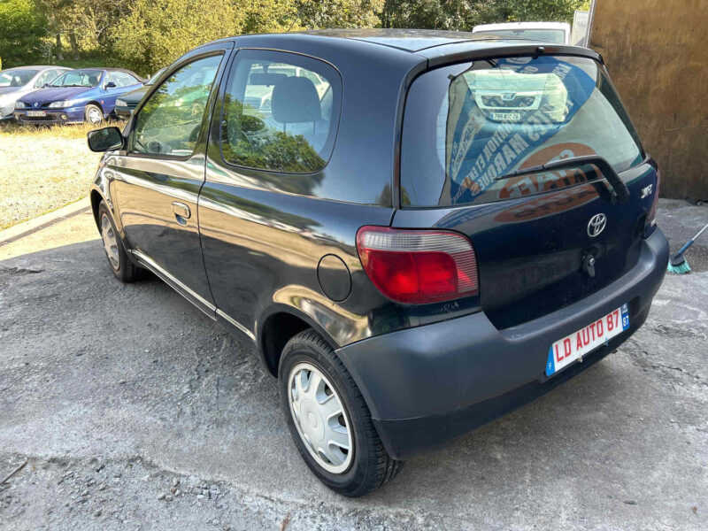 TOYOTA YARIS 2002