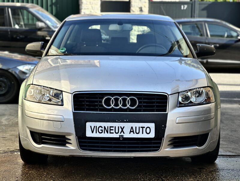 Audi A3 1.6 AMBIANTE PAYEZ EN 4X