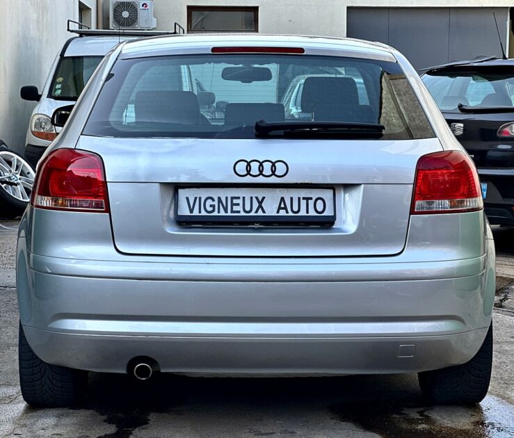 Audi A3 1.6 AMBIANTE PAYEZ EN 4X