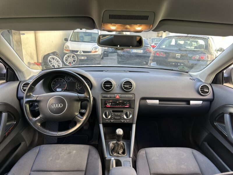 Audi A3 1.6 AMBIANTE PAYEZ EN 4X