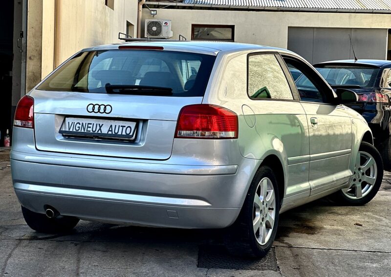 Audi A3 1.6 AMBIANTE PAYEZ EN 4X