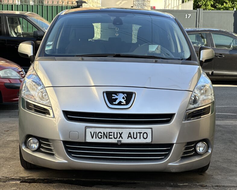 PEUGEOT 5008 1.6 HDI 112 7 PLACES PAYEZ EN 4 