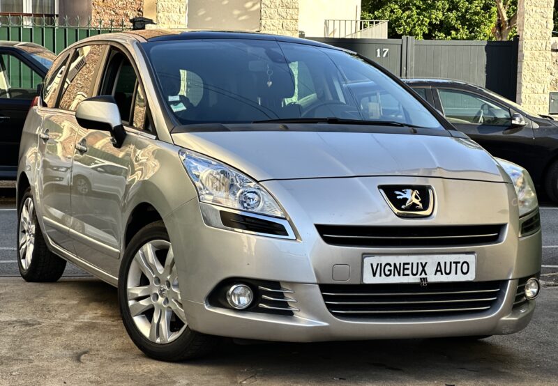 PEUGEOT 5008 1.6 HDI 112 7 PLACES PAYEZ EN 4 