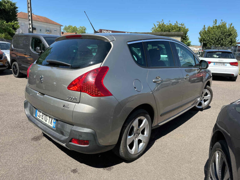 PEUGEOT 3008 Monospace 2012