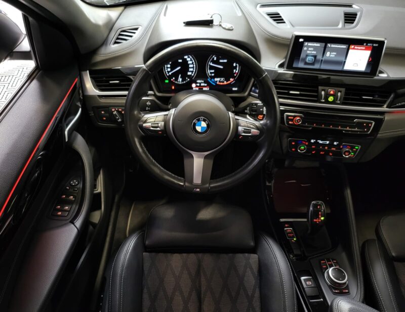 BMW X1 sDrive 18i 140CH XLINE / TO + CAMERA + FULL LED + SIEGE ELEC A MEMOIRE ET CHAUFFANT