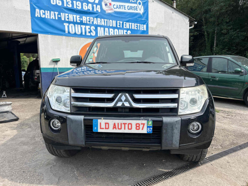 MITSUBISHI PAJERO IV 2011