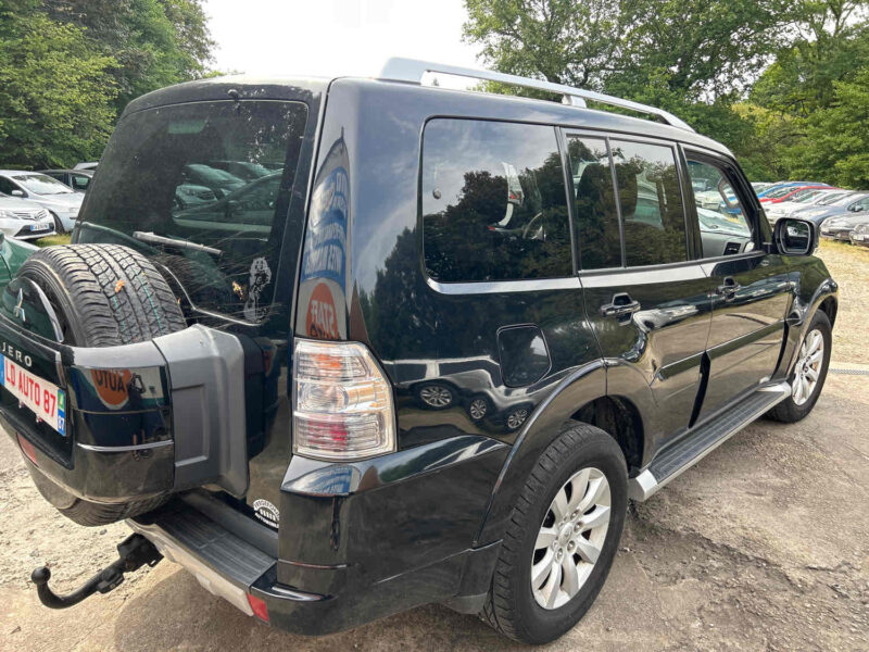 MITSUBISHI PAJERO IV 2011