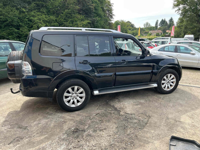 MITSUBISHI PAJERO IV 2011