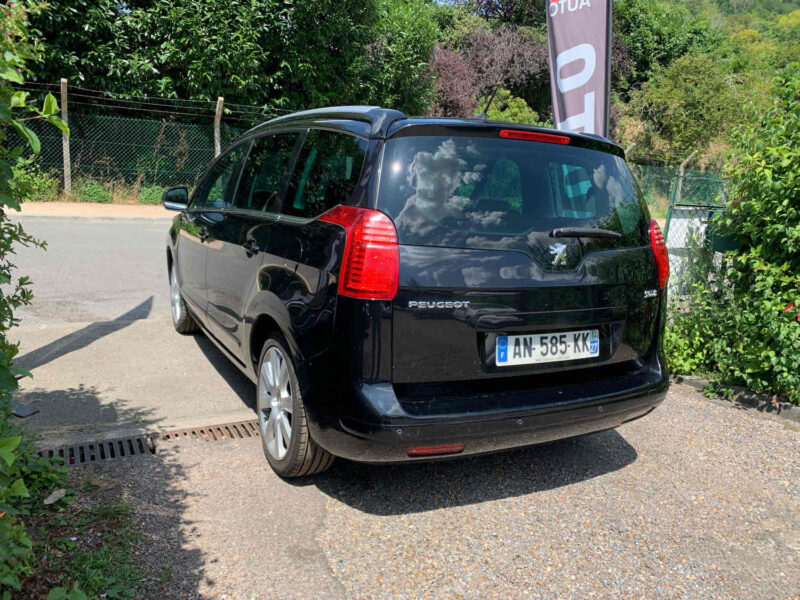 PEUGEOT 5008 1.6HDI 110CV