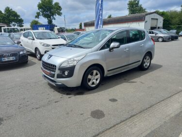 PEUGEOT 3008 2011