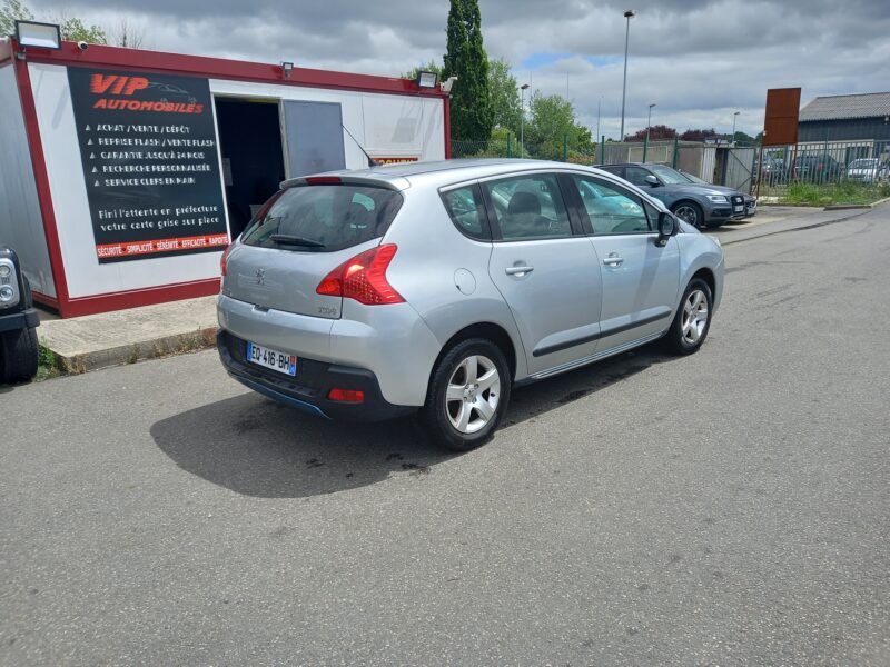 PEUGEOT 3008 2011