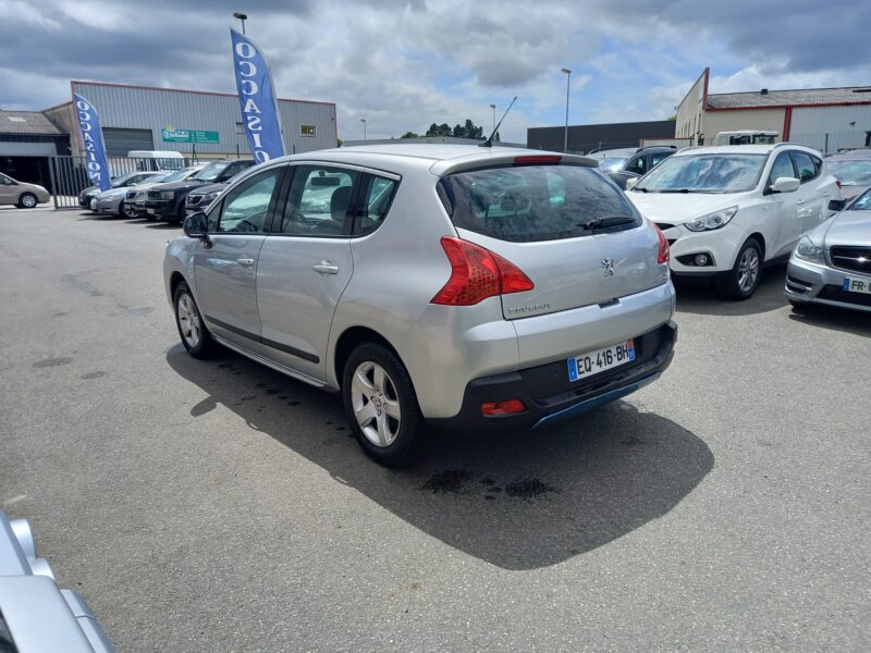 PEUGEOT 3008 2011