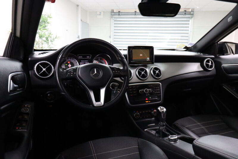 MERCEDES-BENZ   CLASSE GLA 2014