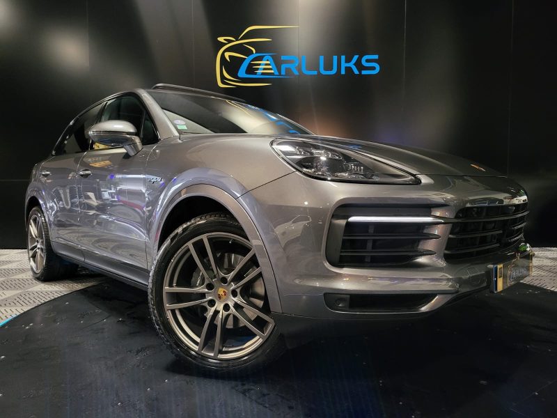 PORSCHE CAYENNE 3.0 E-Hybrid AWD 462cv PACK CARBON / TOIT OUVRANT / CAMERA 360 / SUSPENSION PNEUMATI