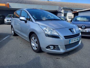 PEUGEOT 5008 2012